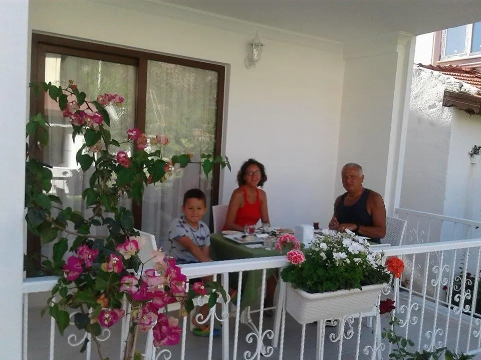 Yarimada Tatil Evi 호텔 말마리스 0*,  터키